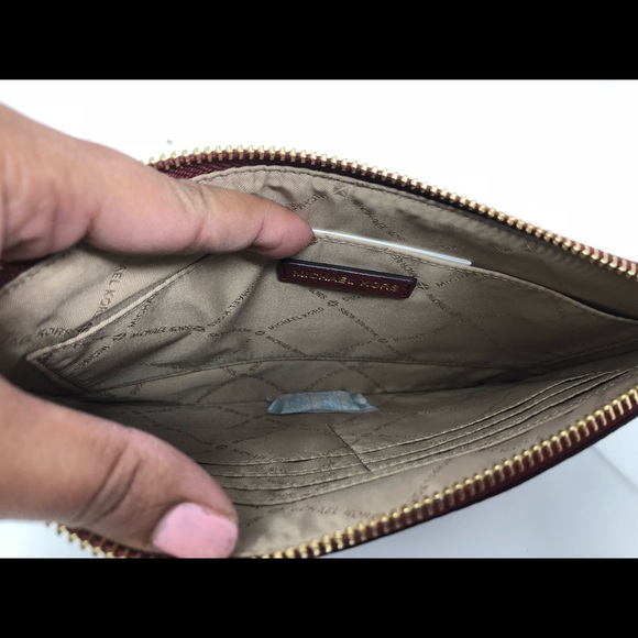 Michael kors jet set travel XL zip clutch wristlet - Picture 7 of 7